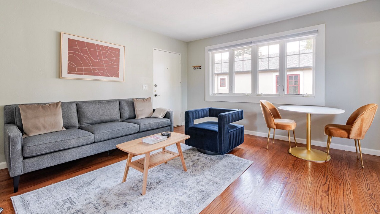 Photo of Livingroom in Downtown North