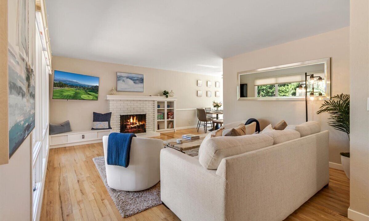 Photo of Livingroom in Del Monte Forest