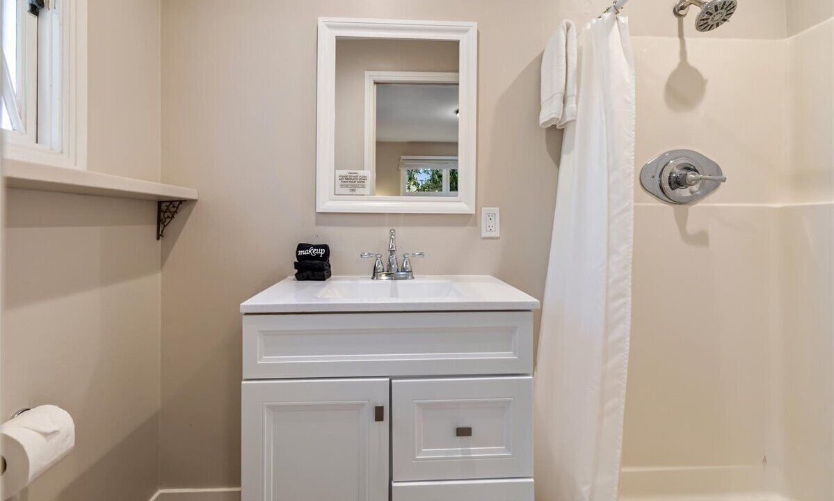 Photo of Bathroom in Del Monte Forest