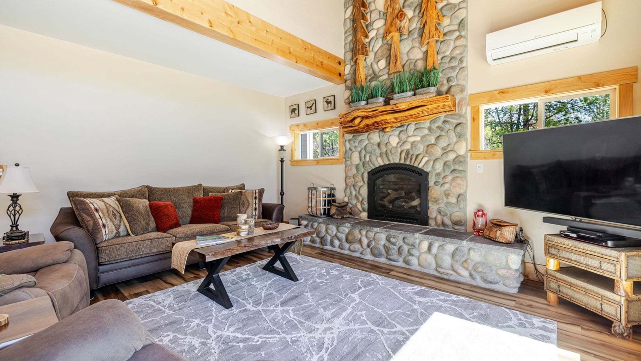 Photo of Livingroom in Three Rivers