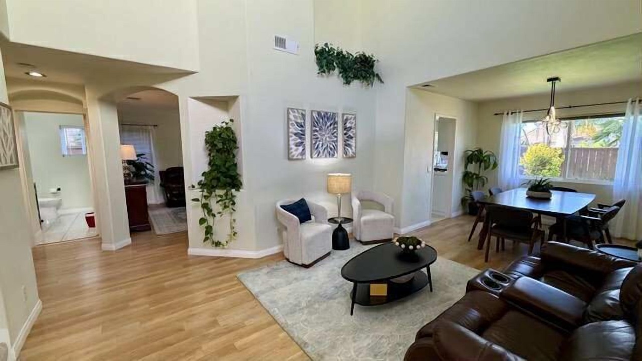 Photo of Livingroom in Miramar Ranch North