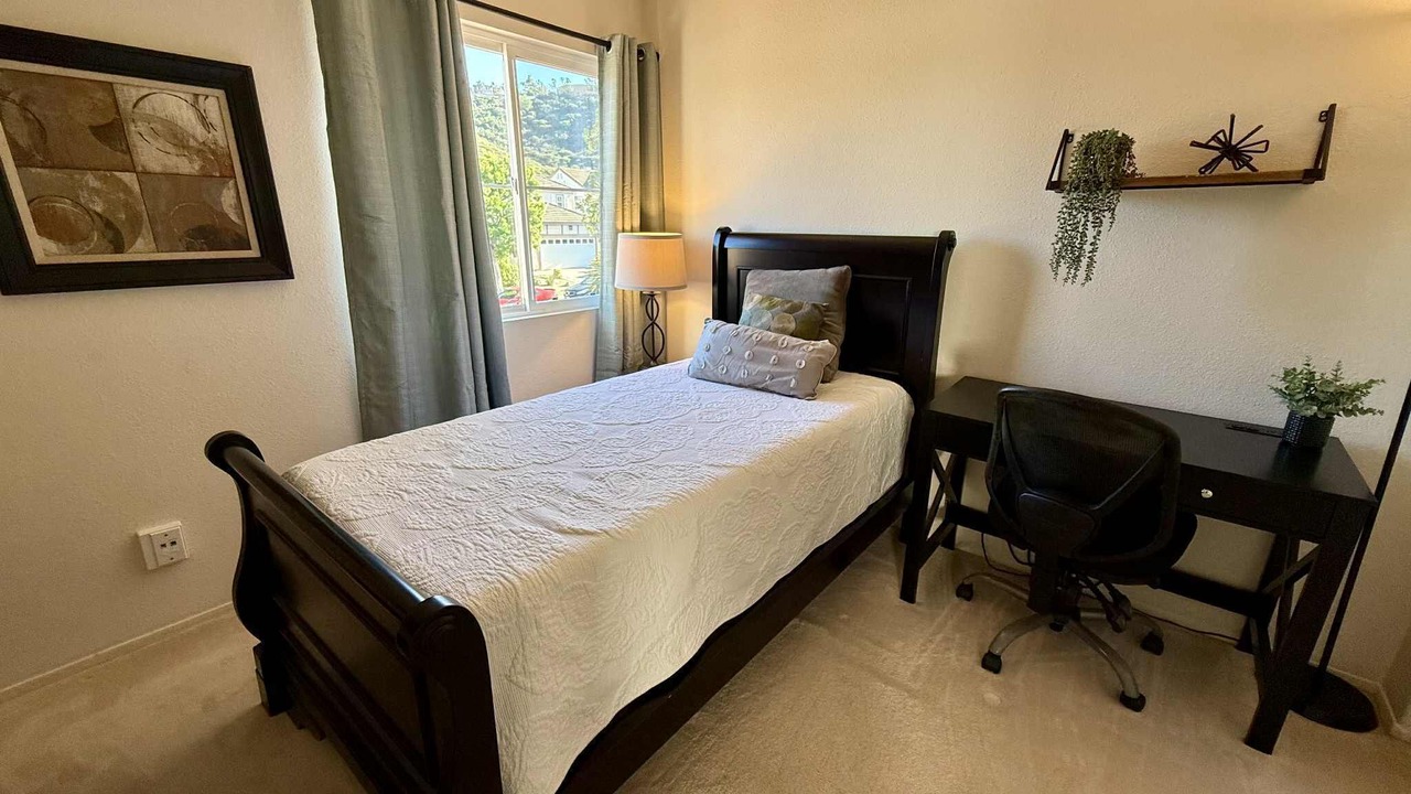 Photo of Bedroom in Miramar Ranch North