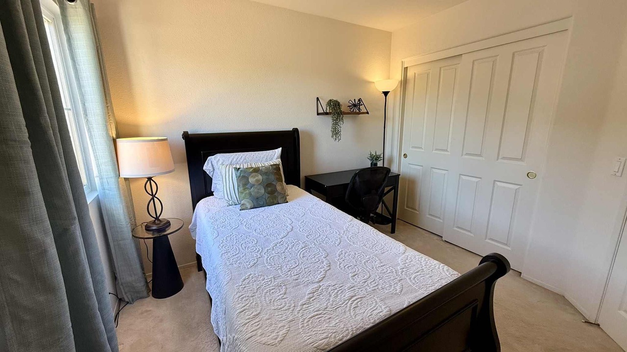 Photo of Bedroom in Miramar Ranch North