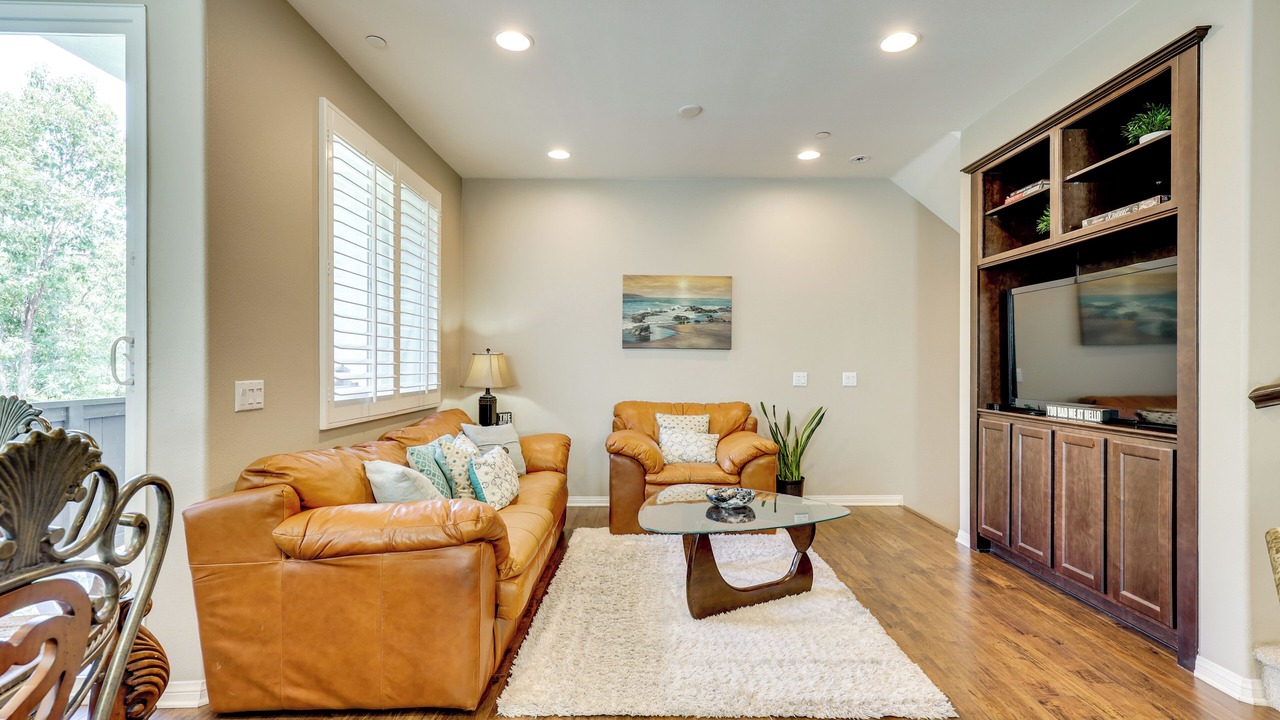 Photo of Livingroom in North Valley