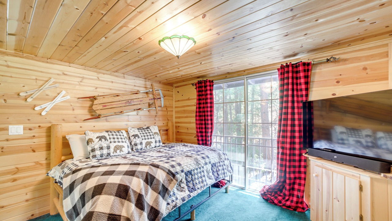 Photo of Bedroom in Christopher Creek