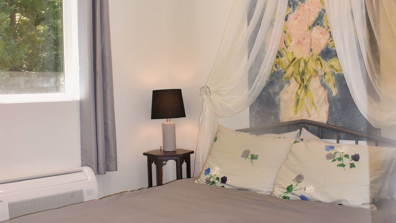 Photo of Bedroom in McKenzie Bridge