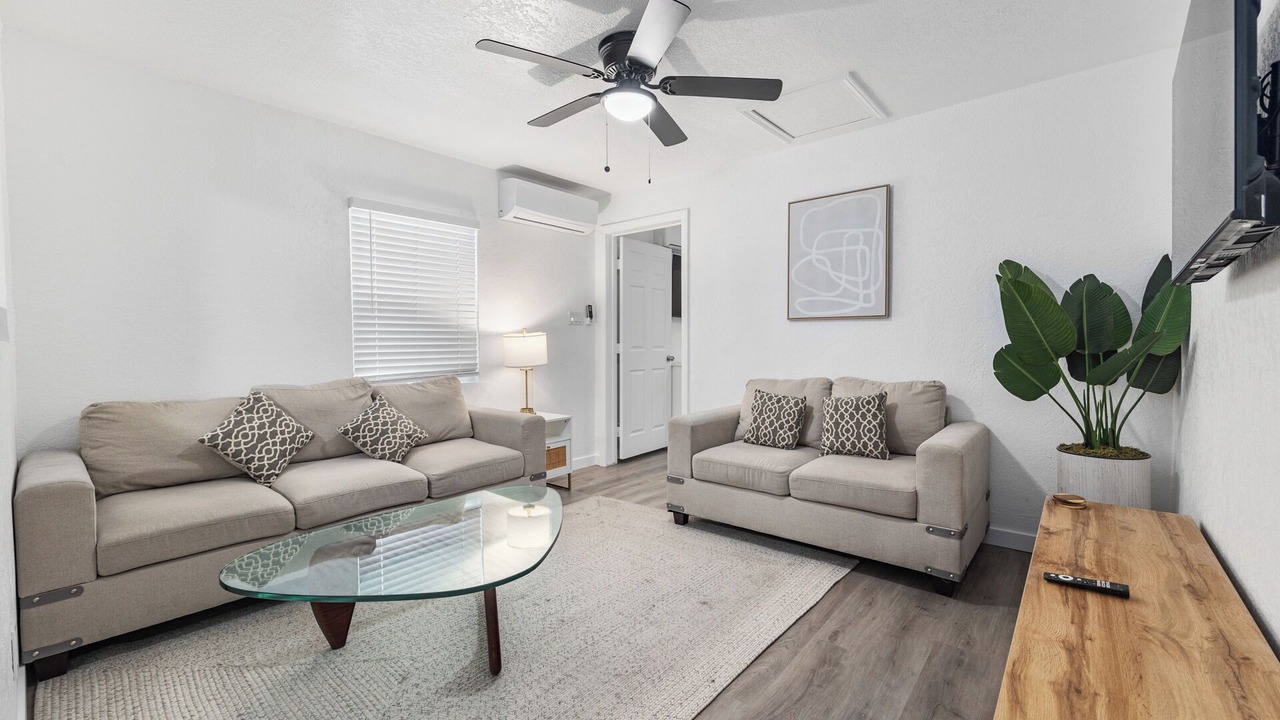 Photo of Livingroom in North Long Beach