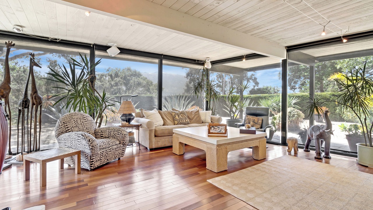 Photo of Livingroom in Carmel Valley