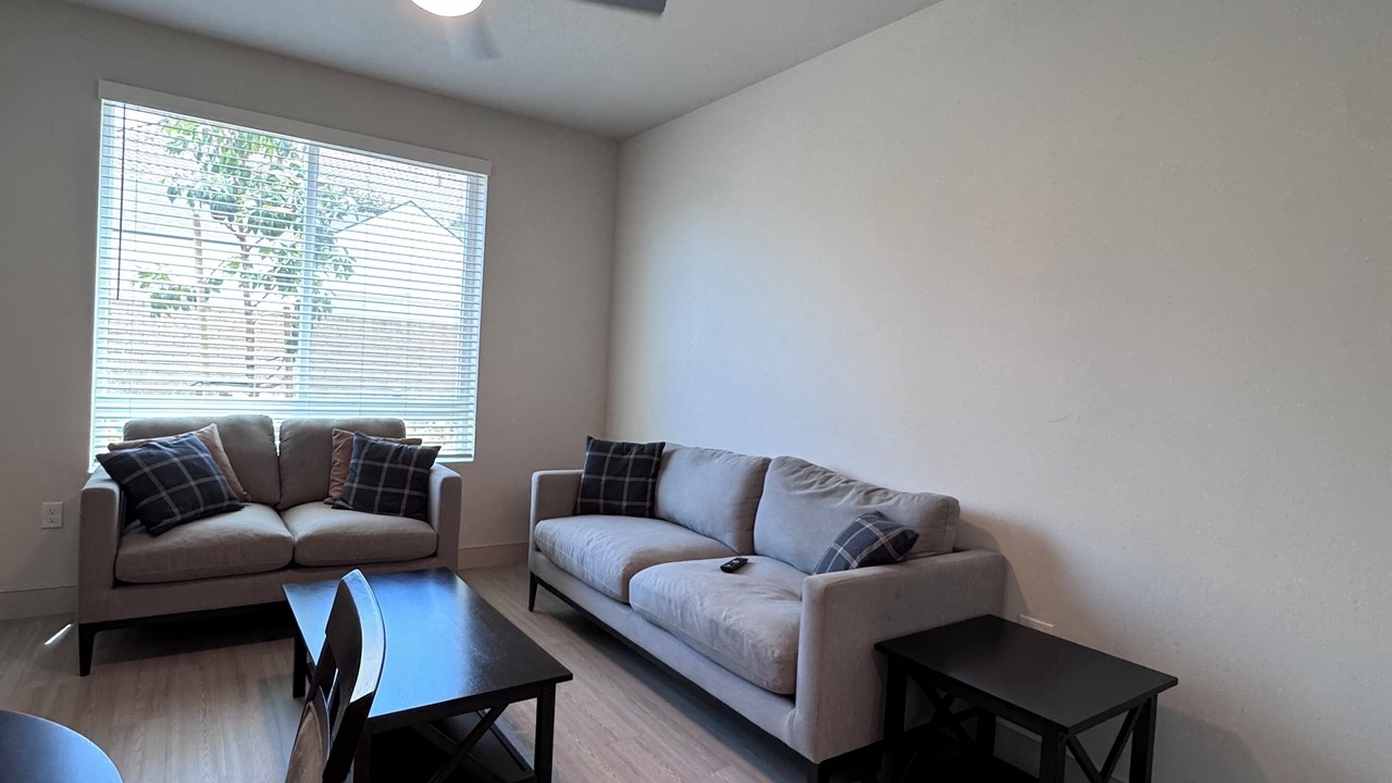 Photo of Livingroom in Midway District