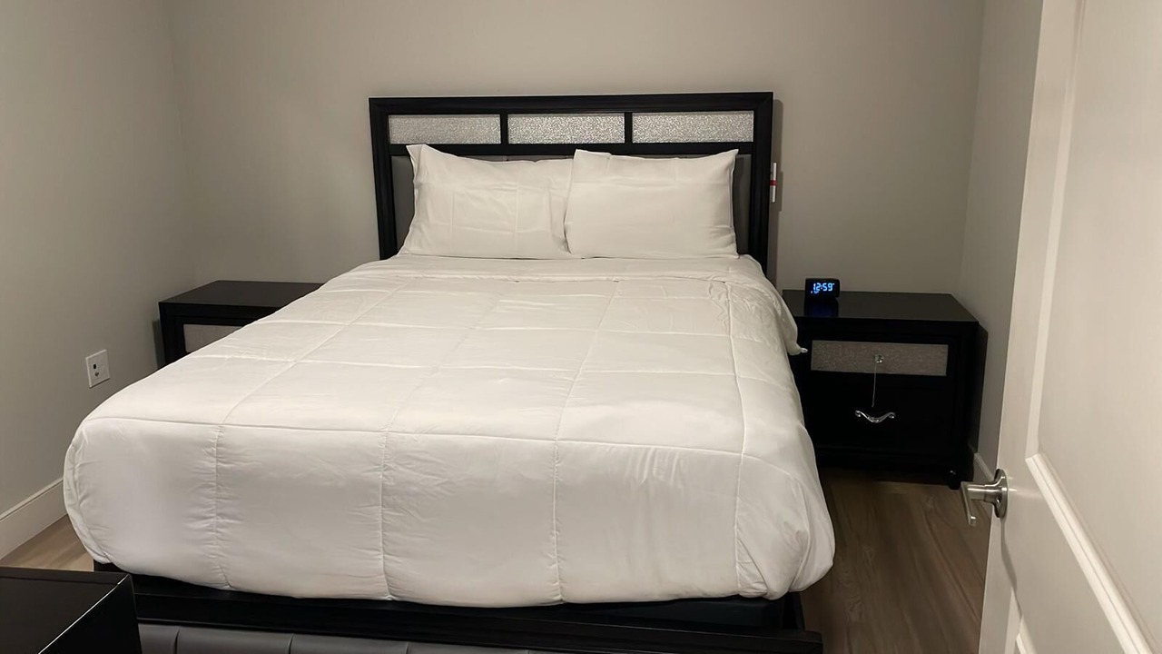 Photo of Bedroom in Midway District