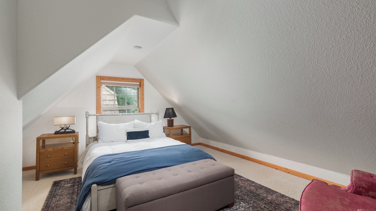 Photo of Bedroom in Lincoln City