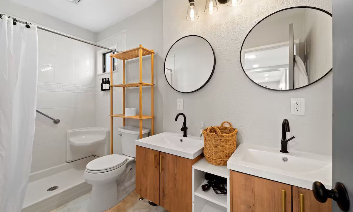 Photo of Bathroom in Bay Park