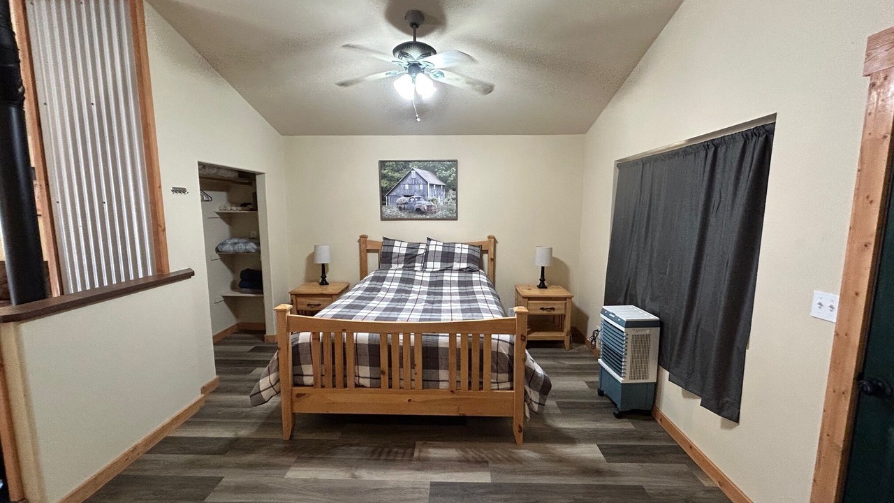 Photo of Bedroom in Mount Shasta
