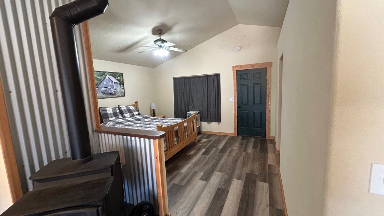Photo of Bedroom in Mount Shasta