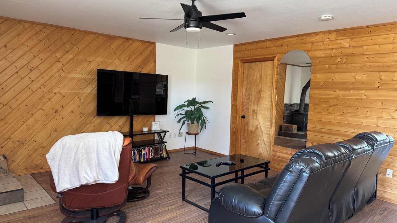 Photo of Livingroom in Weed