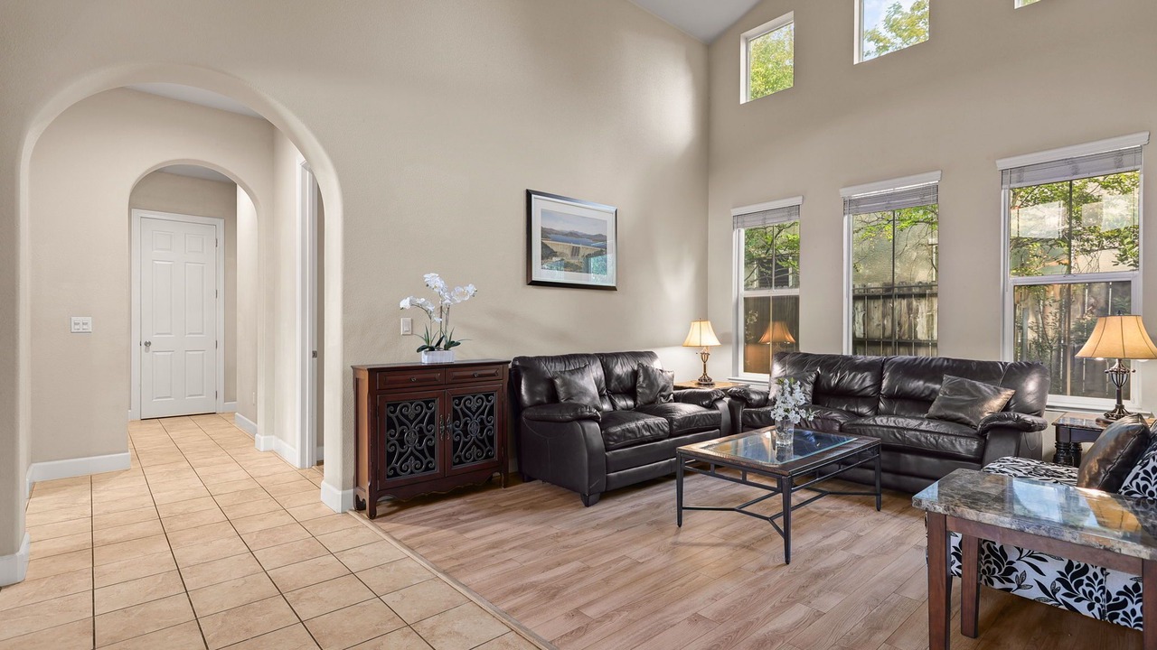 Photo of Livingroom in South Bechelli