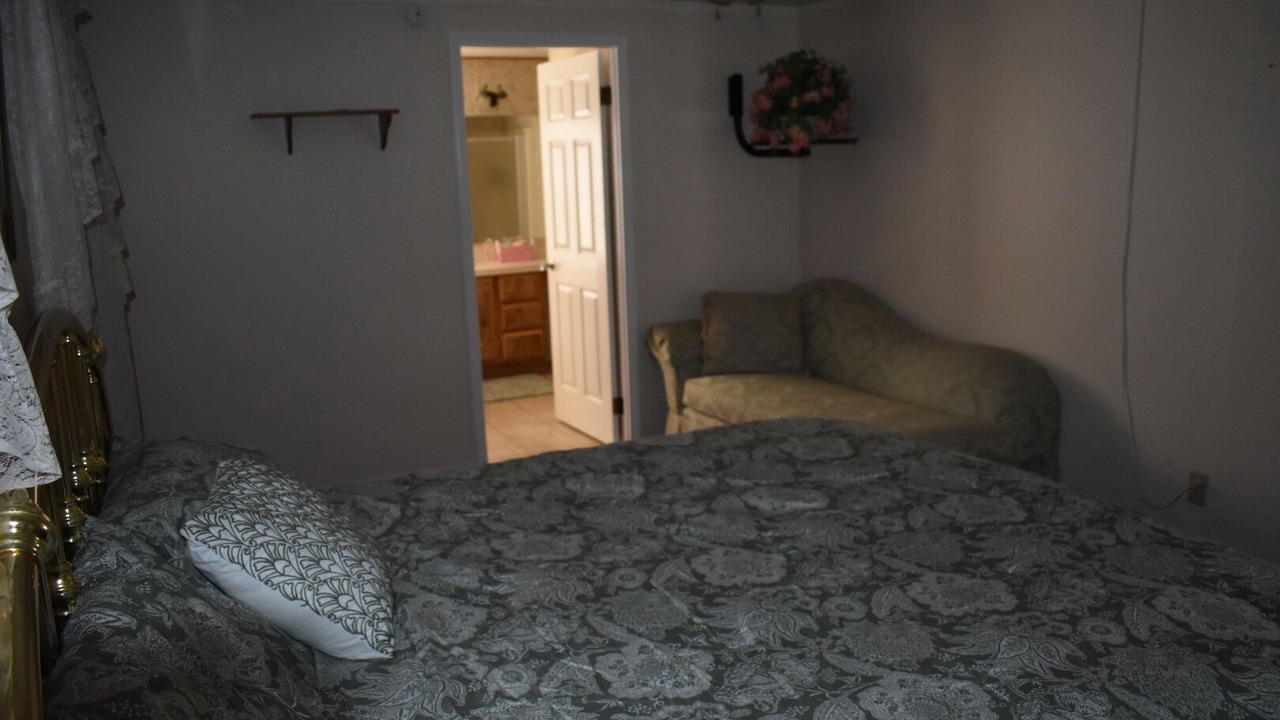 Photo of Bedroom in Holiday Shores