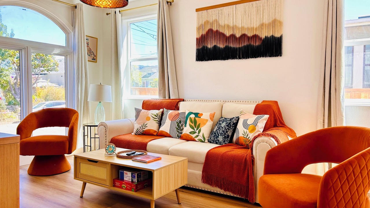 Photo of Livingroom in Bushrod
