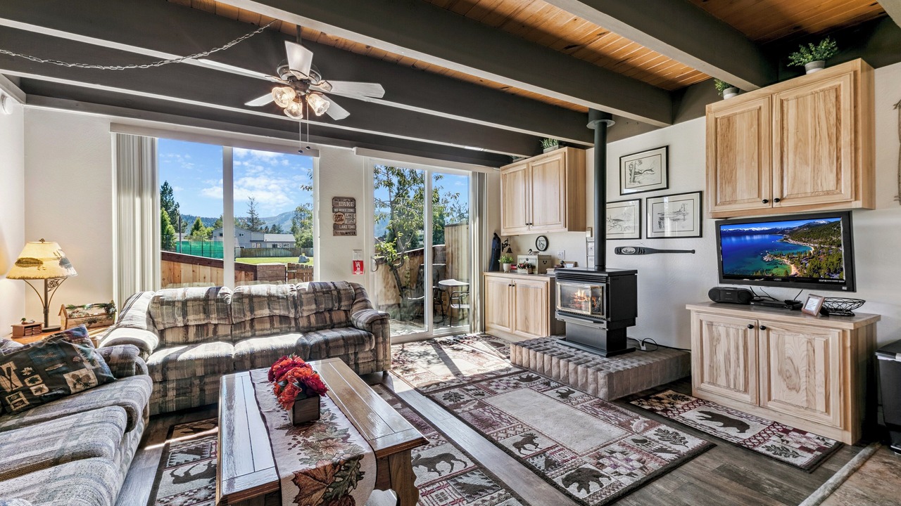 Photo of Livingroom in Tahoe Keys