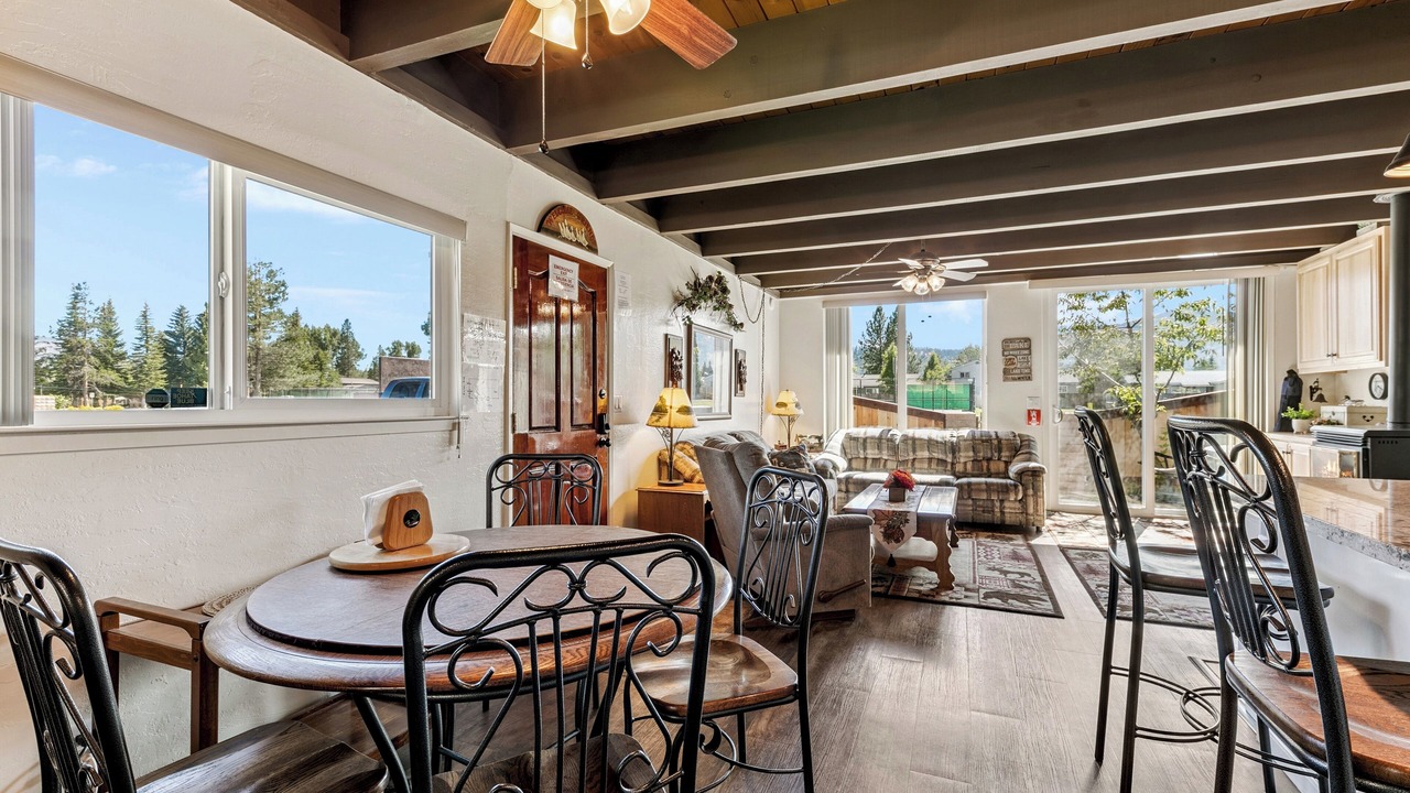 Photo of Livingroom in Tahoe Keys