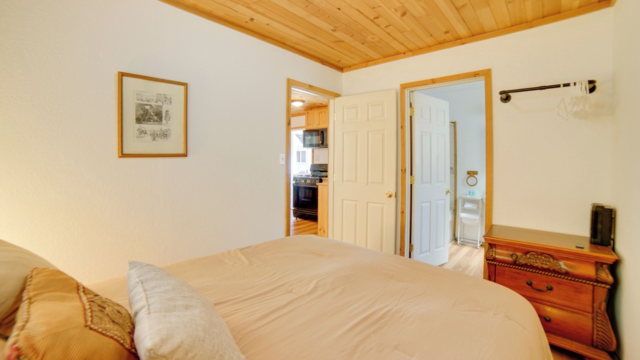 Photo of Bedroom in Cobb