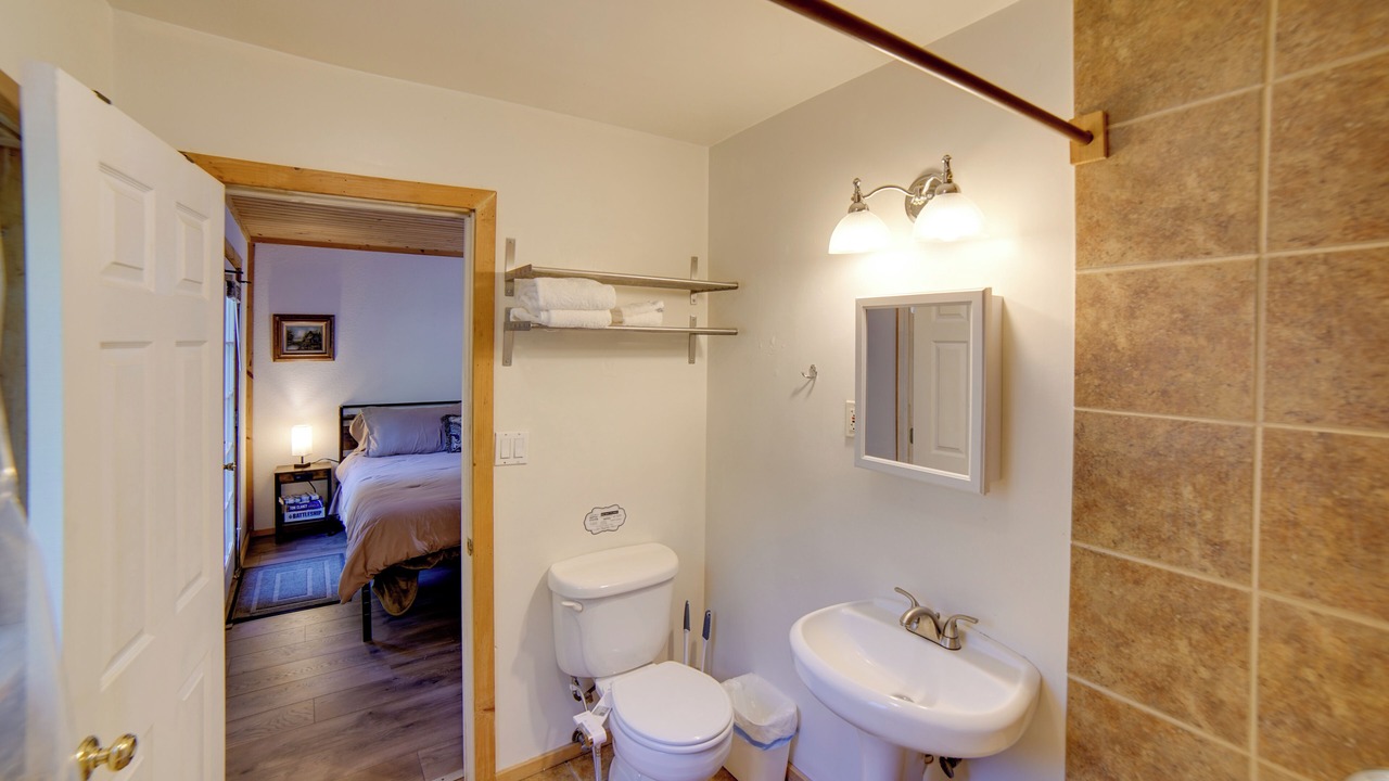 Photo of Bathroom in Cobb