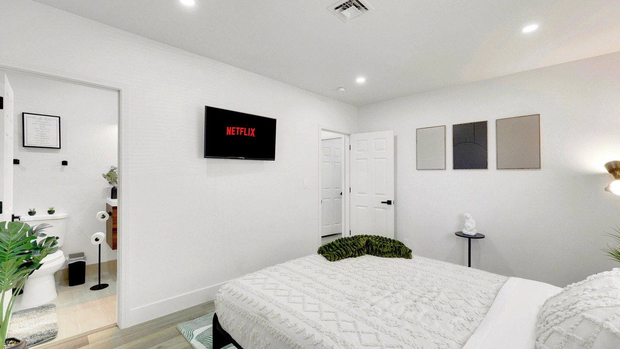 Photo of Bedroom in Enterprise