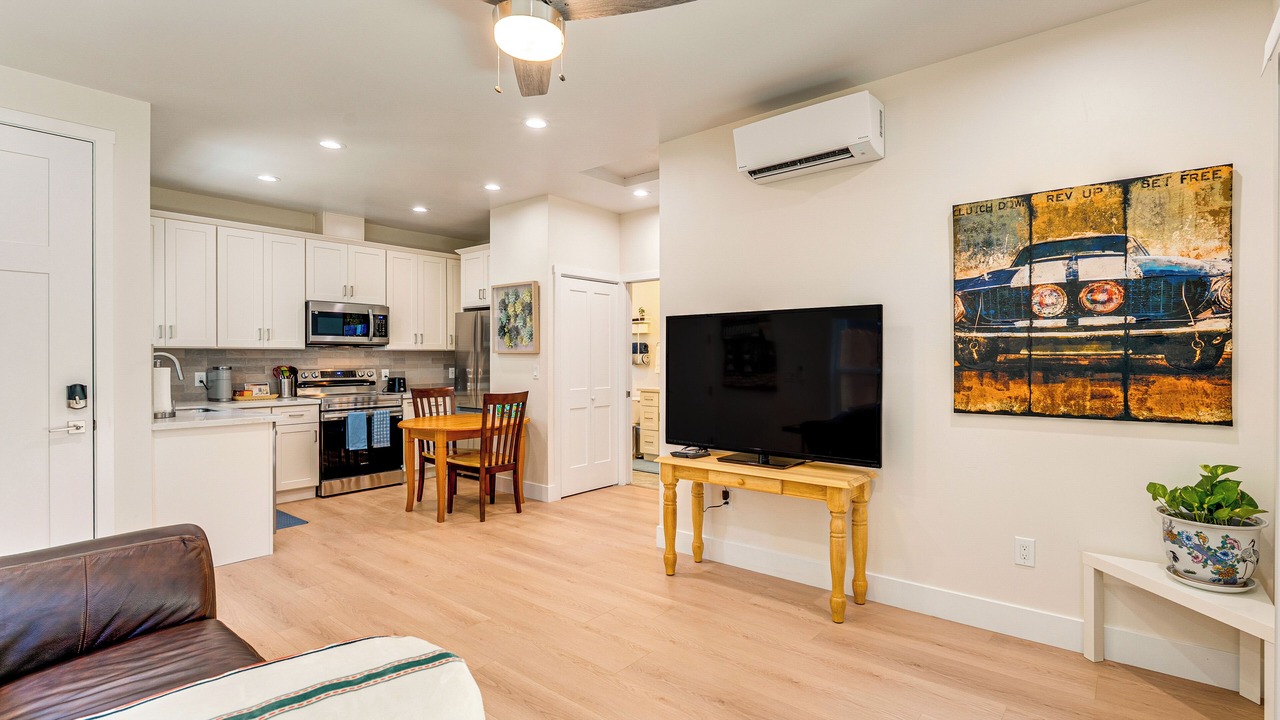 Photo of Livingroom in Davis