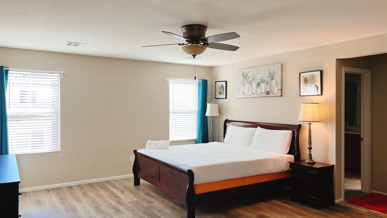 Photo of Bedroom in Enterprise