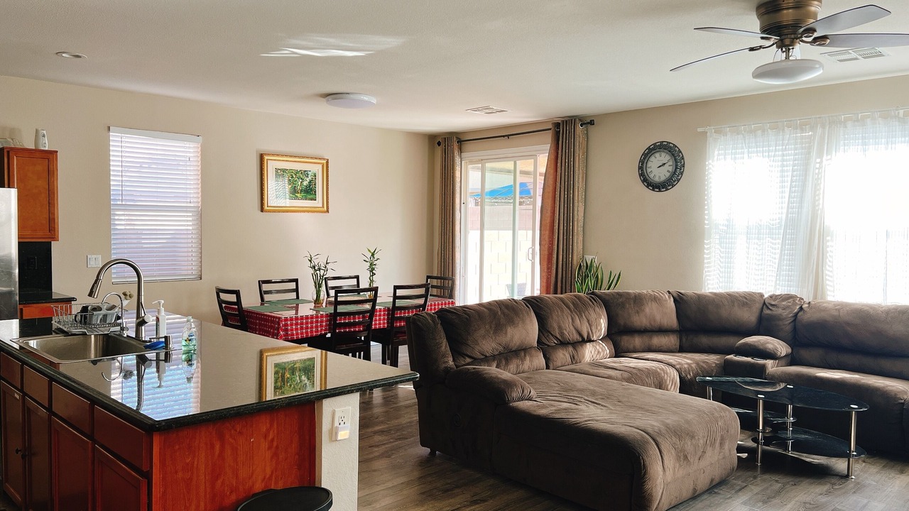 Photo of Livingroom in Enterprise