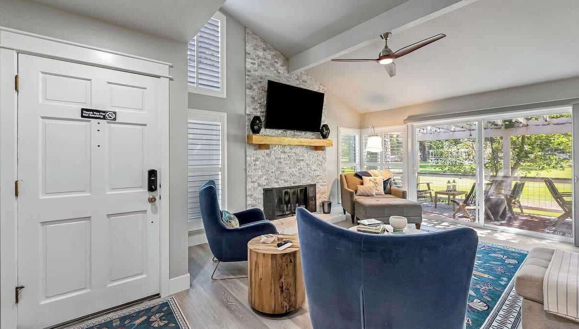 Photo of Livingroom in Plumas Eureka Estates