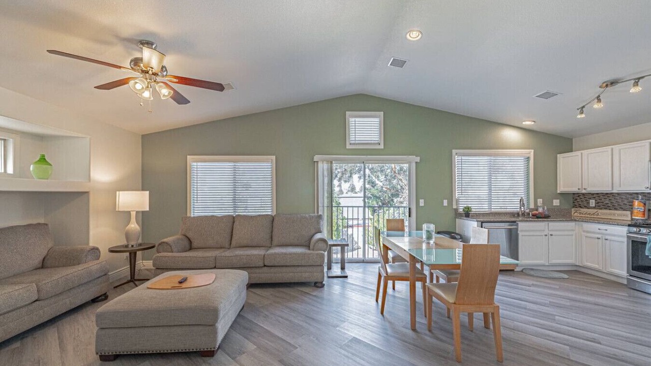 Photo of Livingroom in Silverado Ranch