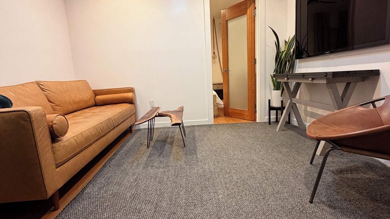 Photo of Livingroom in University Heights