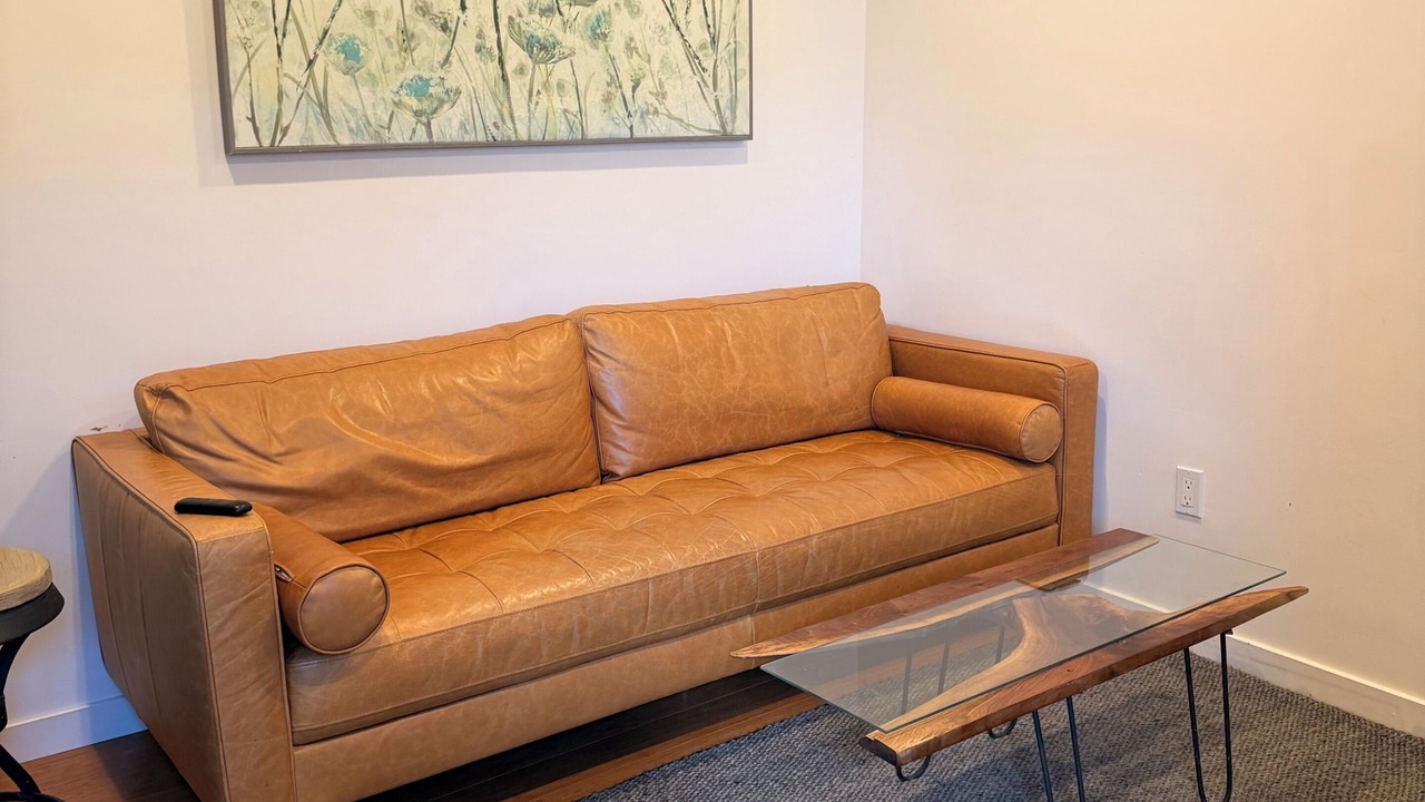 Photo of Livingroom in University Heights