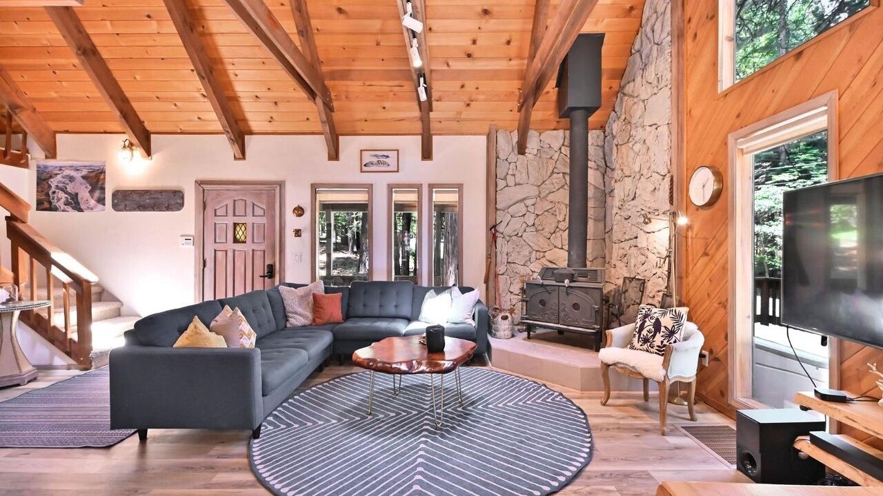 Photo of Livingroom in Camp Connell