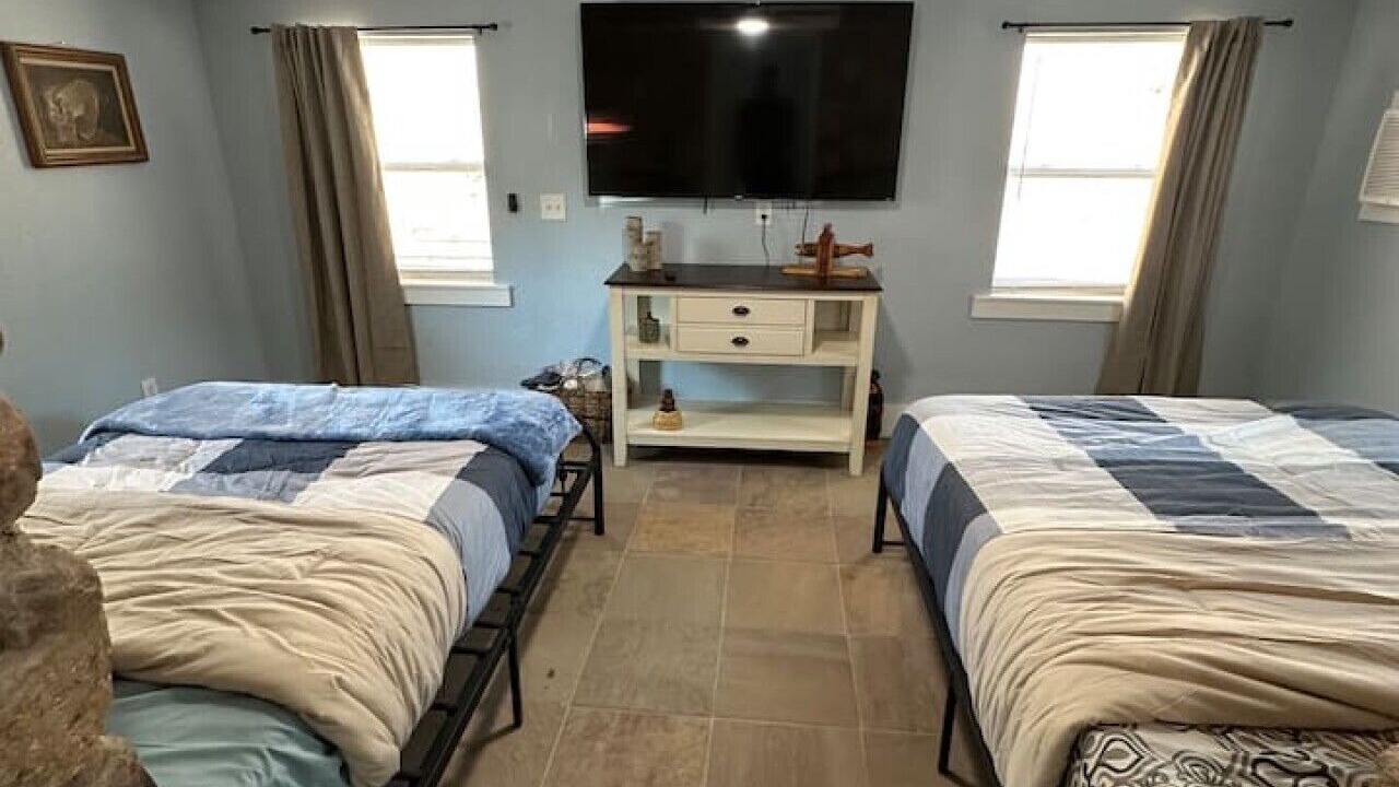 Photo of Bedroom in Globe