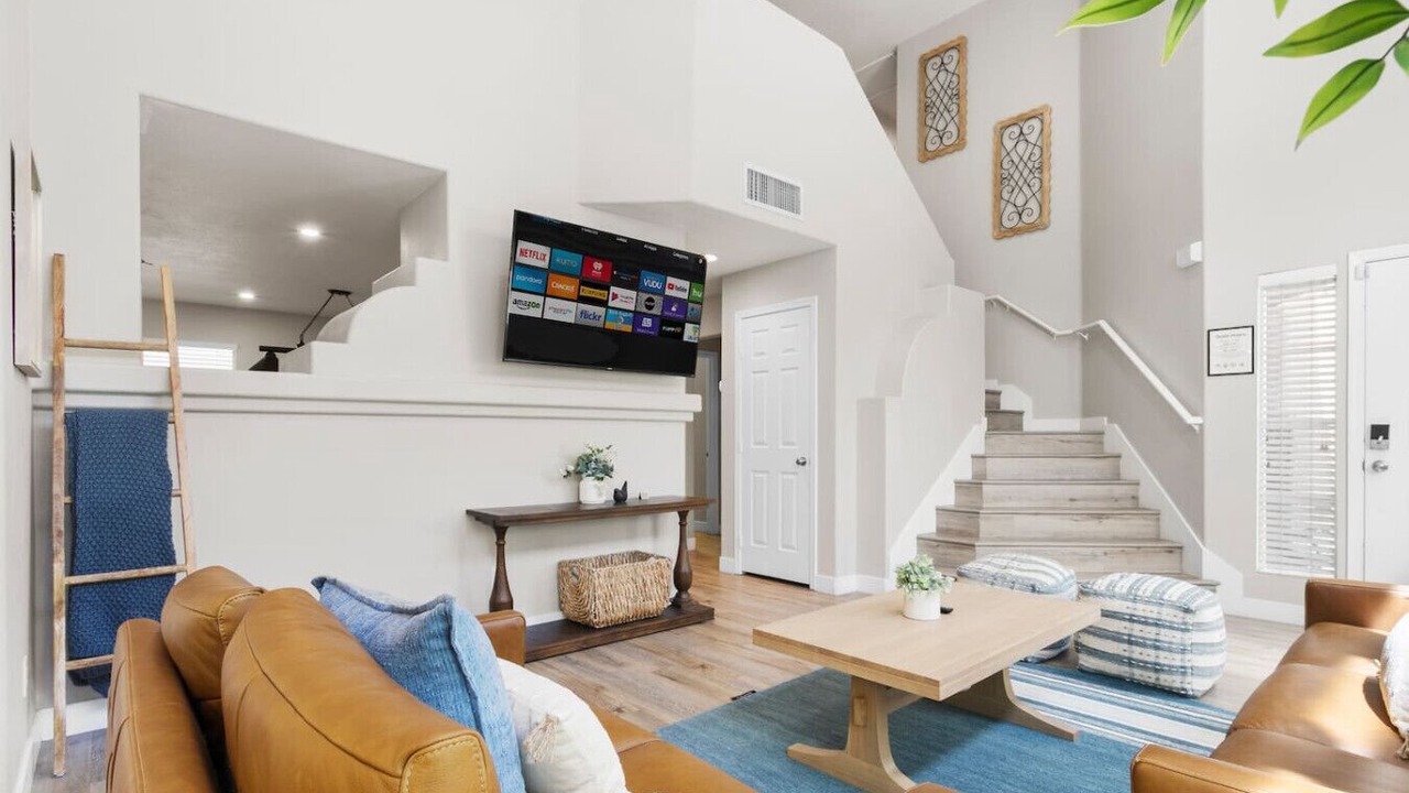 Photo of Livingroom in Highland Hills
