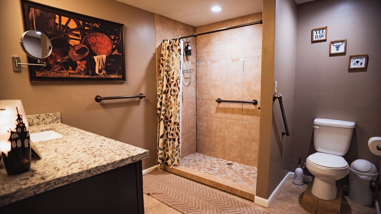 Photo of Bathroom in Oak Knoll Village