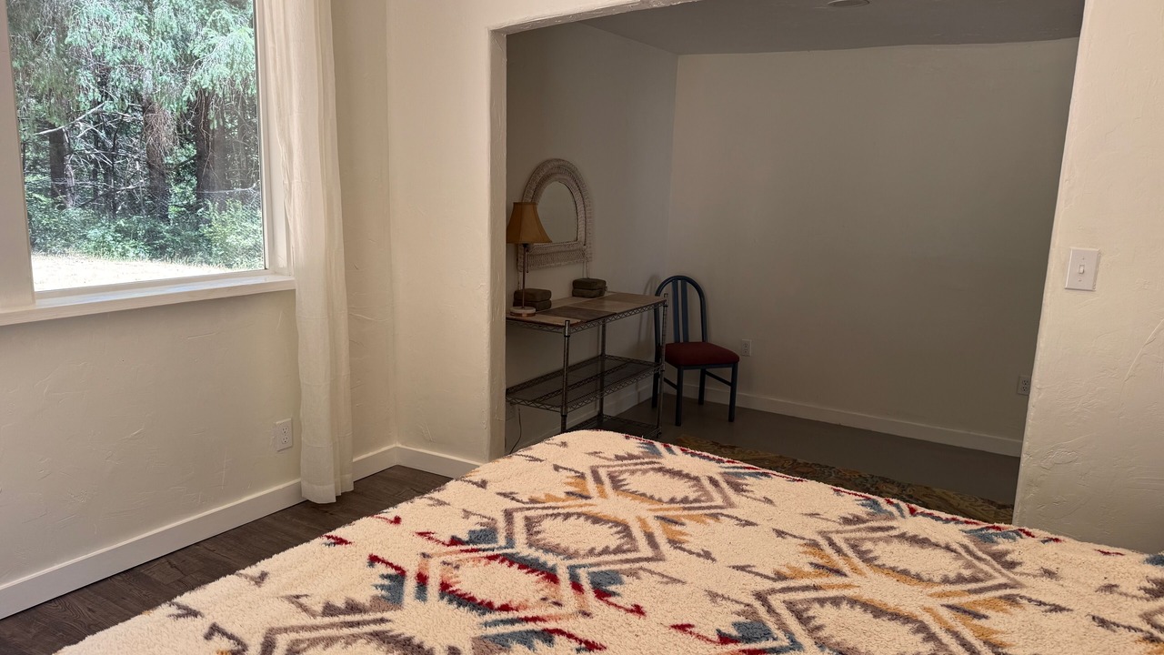 Photo of Bedroom in Shelter Cove