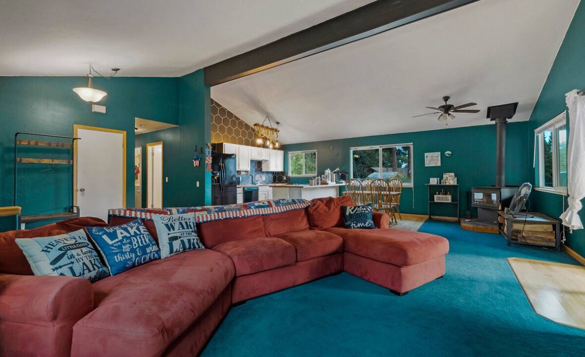 Photo of Livingroom in Hamilton Branch
