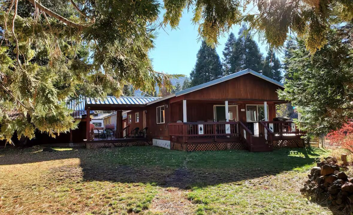 Photo of Outdoor in Hamilton Branch