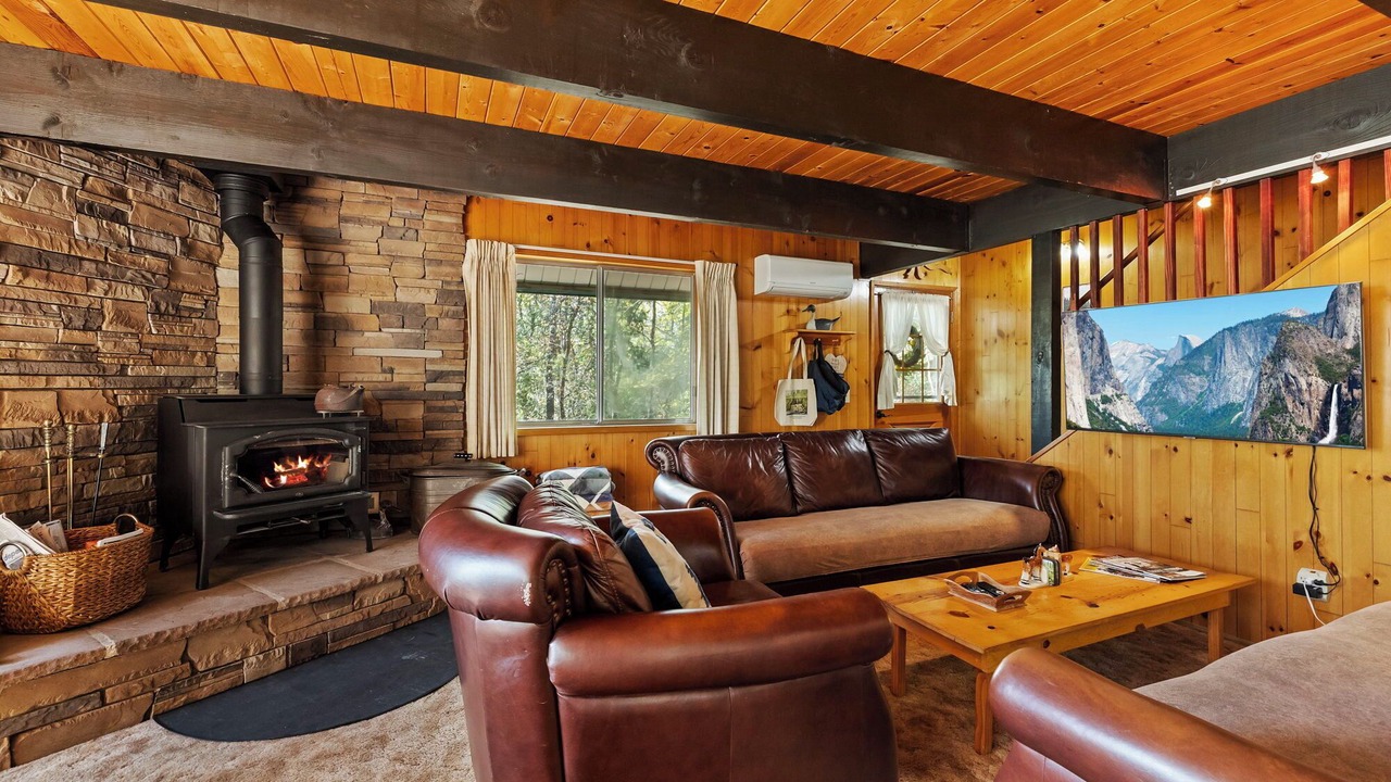 Photo of Livingroom in Twain Harte