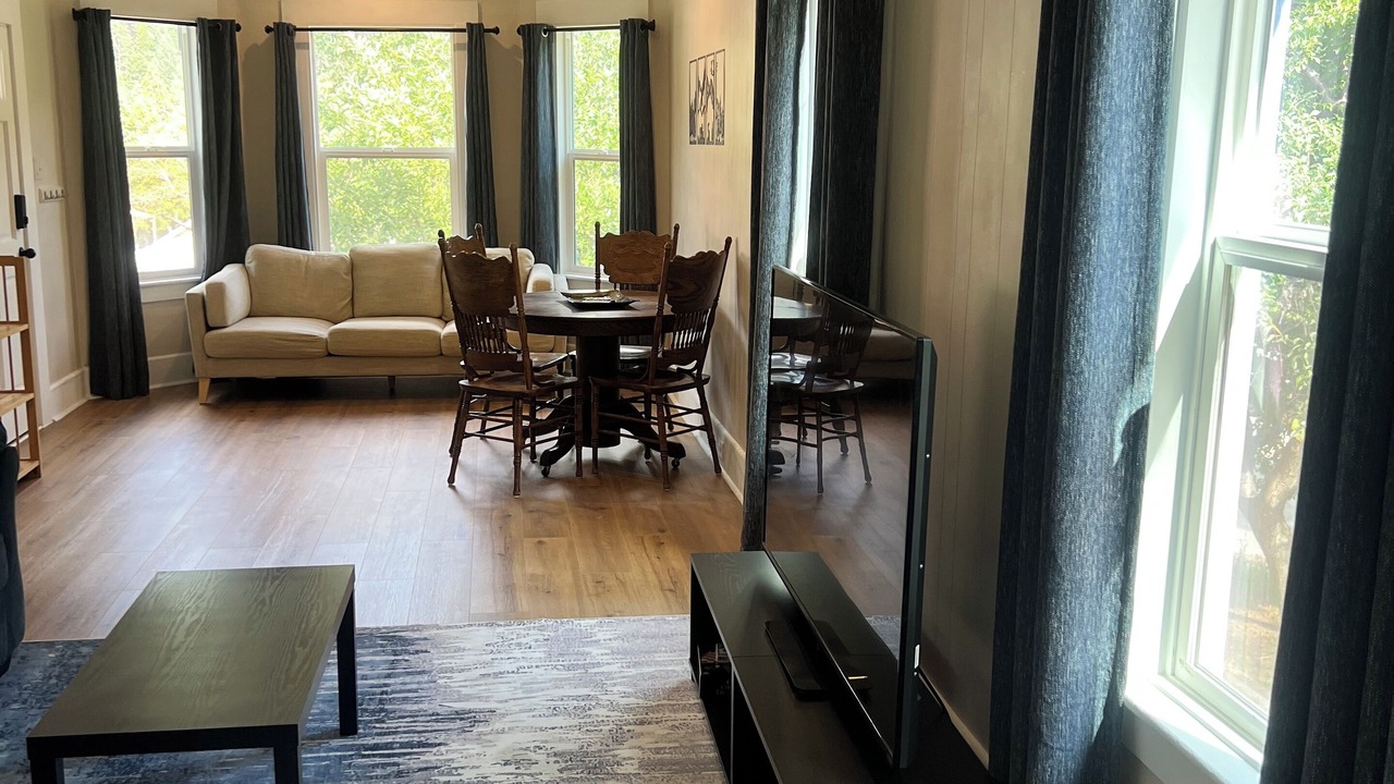 Photo of Livingroom in Dunsmuir