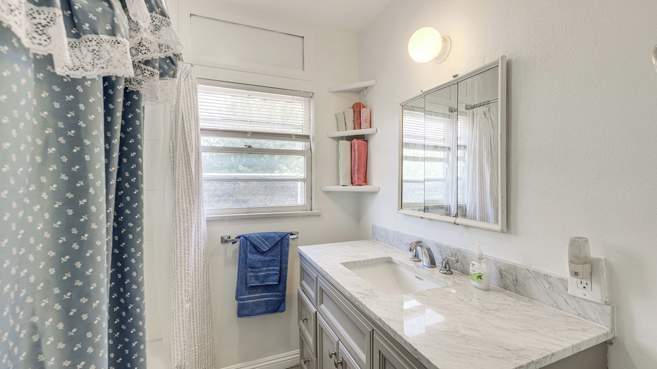 Photo of Bathroom in Downtown Riverside