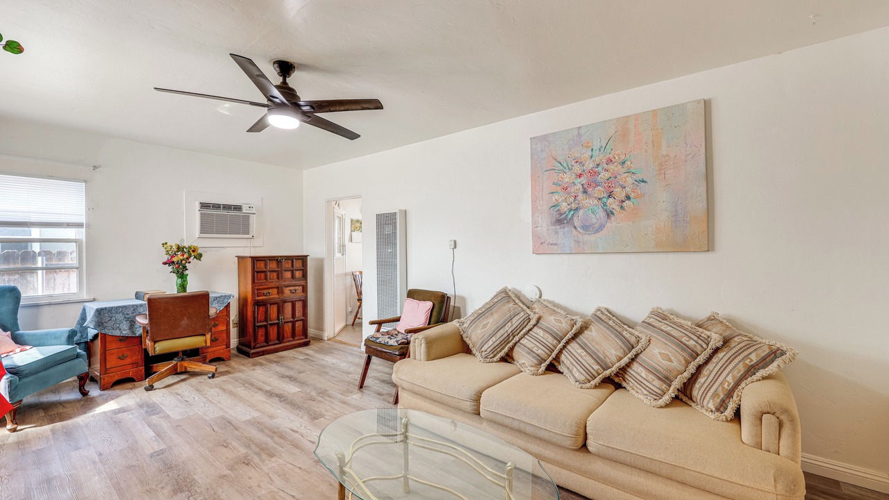 Photo of Bedroom in Downtown Riverside