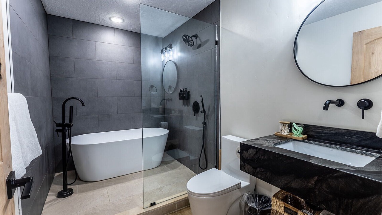 Photo of Bathroom in Meadow View Heights