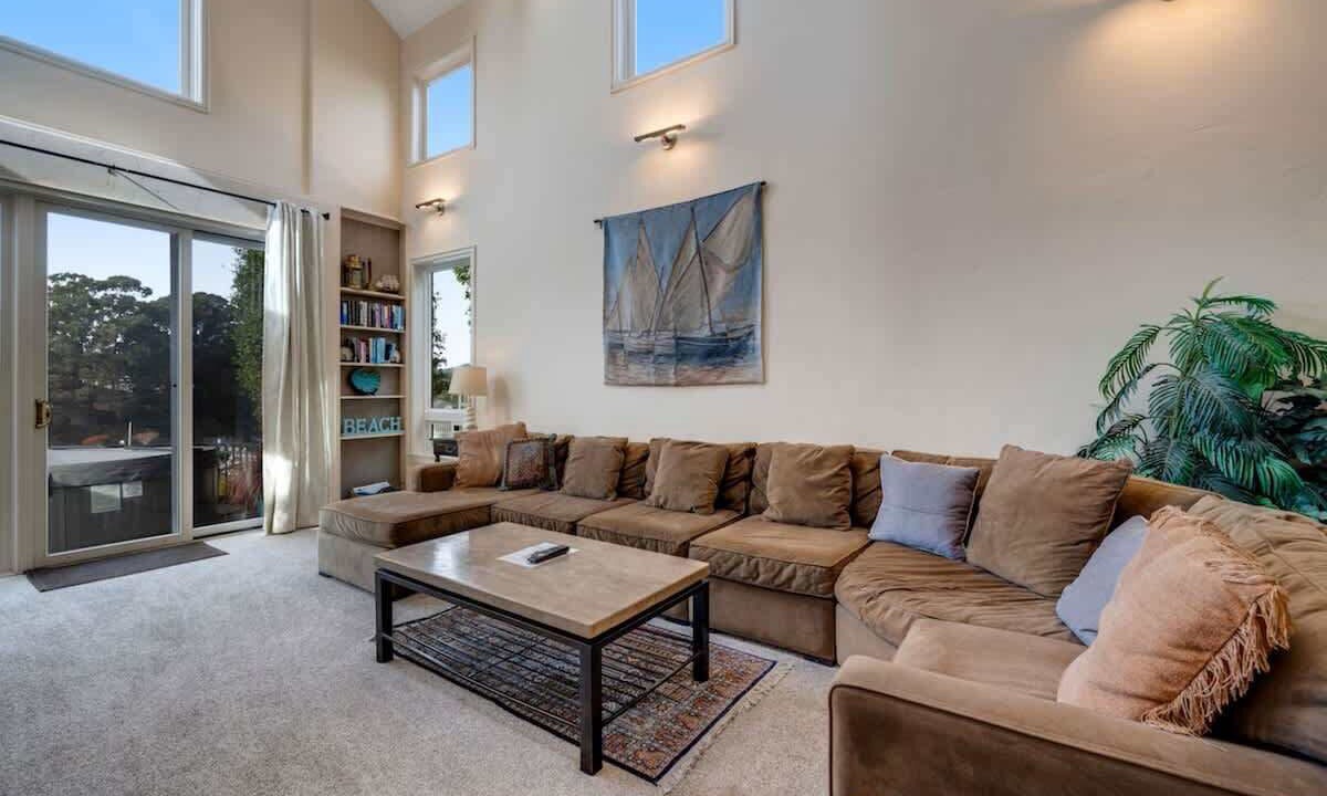Photo of Livingroom in Eastside Santa Cruz