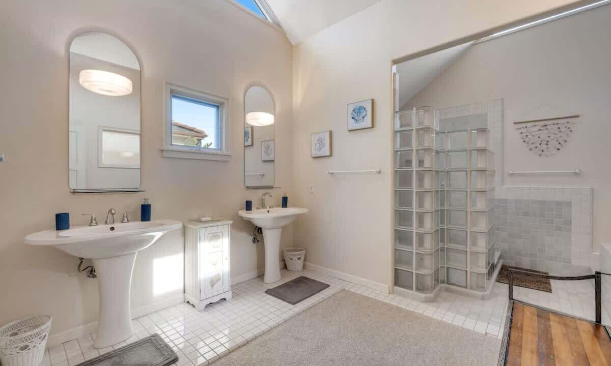 Photo of Bathroom in Eastside Santa Cruz
