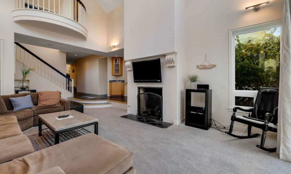 Photo of Livingroom in Eastside Santa Cruz
