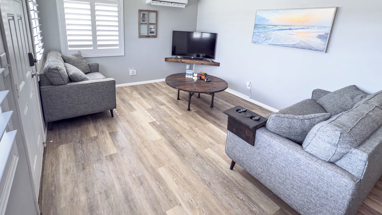 Photo of Livingroom in East Side Capistrano